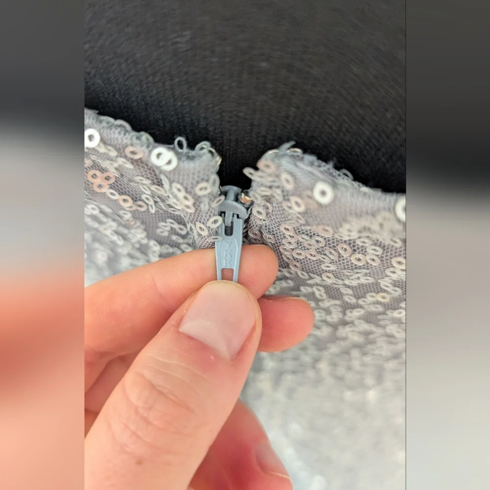 NWT Morilee Madeline Gardner Silver Sequin Gown Size 10 - Picture 8 of 16